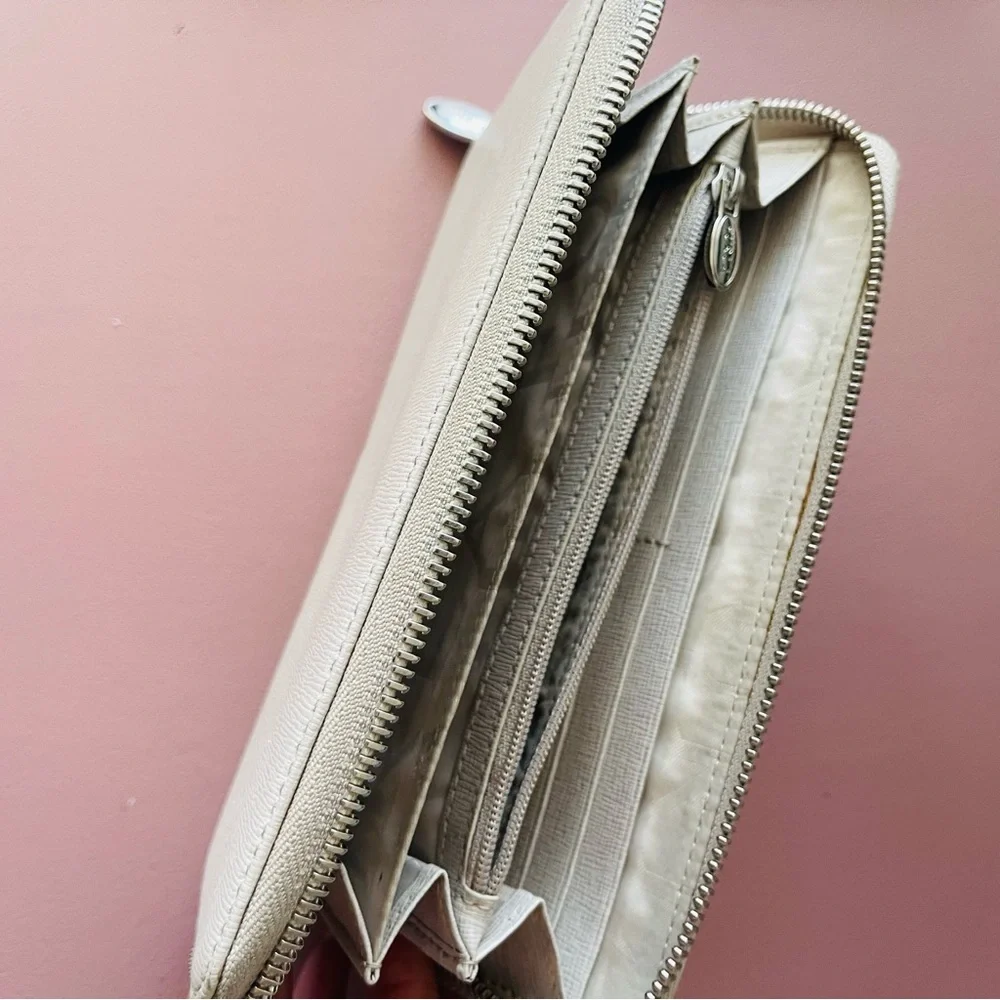 FURLA long wallet pure leather / off white / beige / zip around GUC - Picture 5 of 12